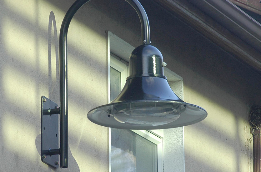 Wall Mounted Swan Neck Bracket