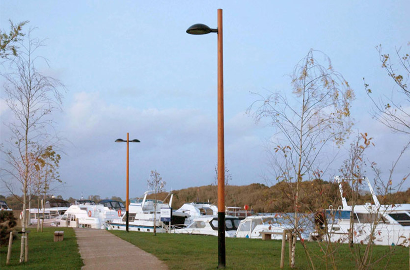 wooden-lighting-pole wooden-lighting-pole